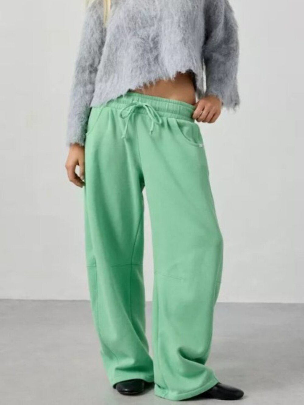 (UO-71) Urban Outfitters Out From Under Essential Barrel Leg Full Length Sweatpa
